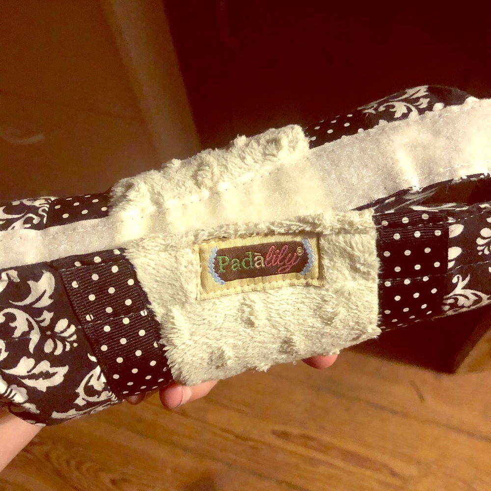 Padalily Car seat arm cushions